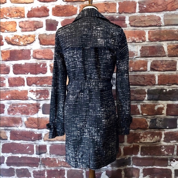 Like NEW Kenneth Cole New York Belted Trench Coat - Picture 4 of 5